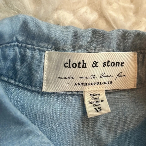Anthropologie Cloth & Stone Classic Chambray Shirt with Frayed Trim - Picture 4 of 6